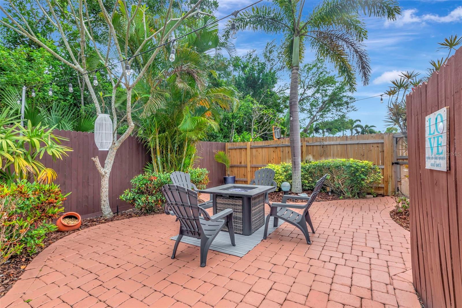 Image 6 of 72 For 8233 Forest Circle