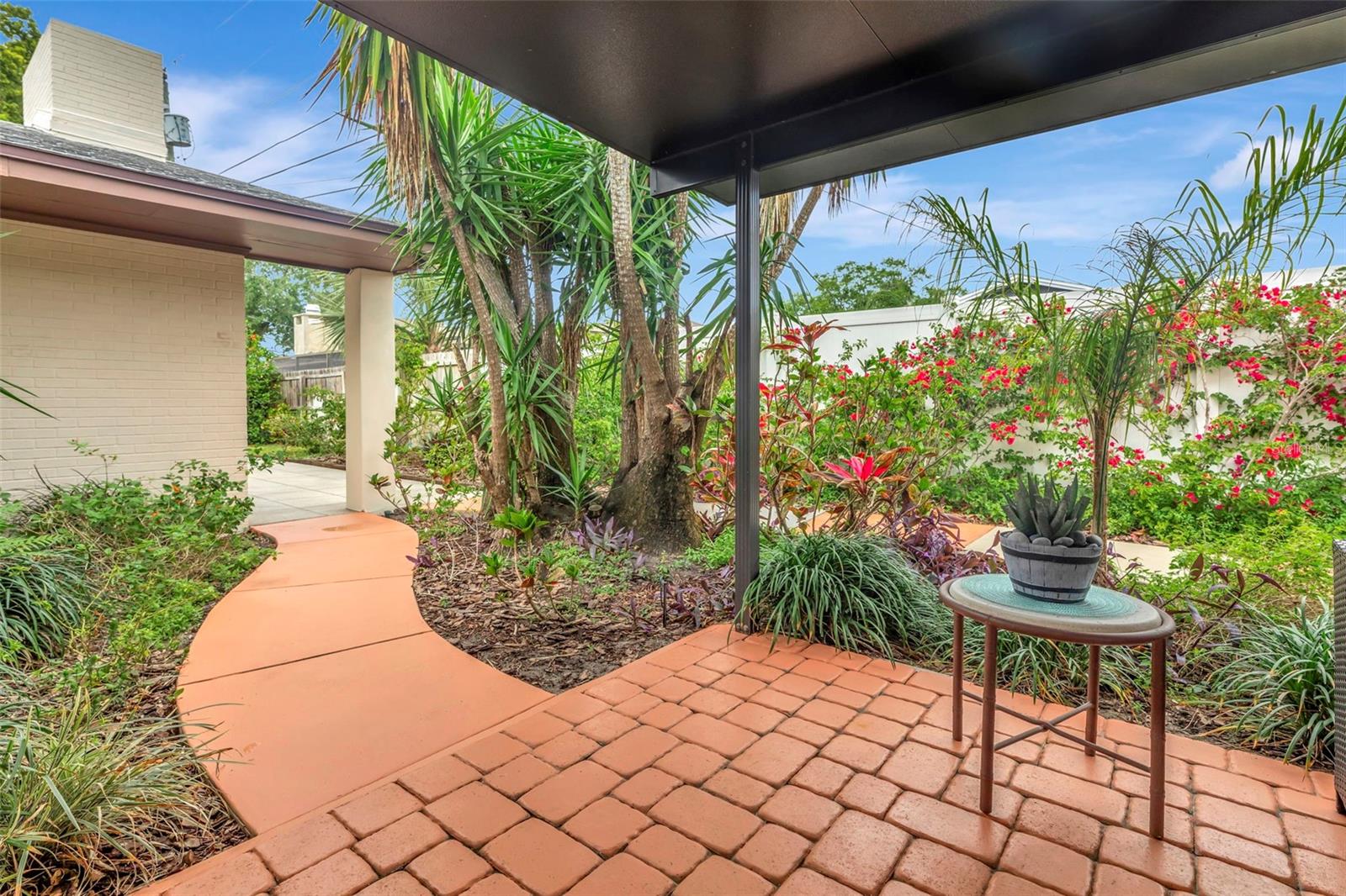 Image 8 of 72 For 8233 Forest Circle