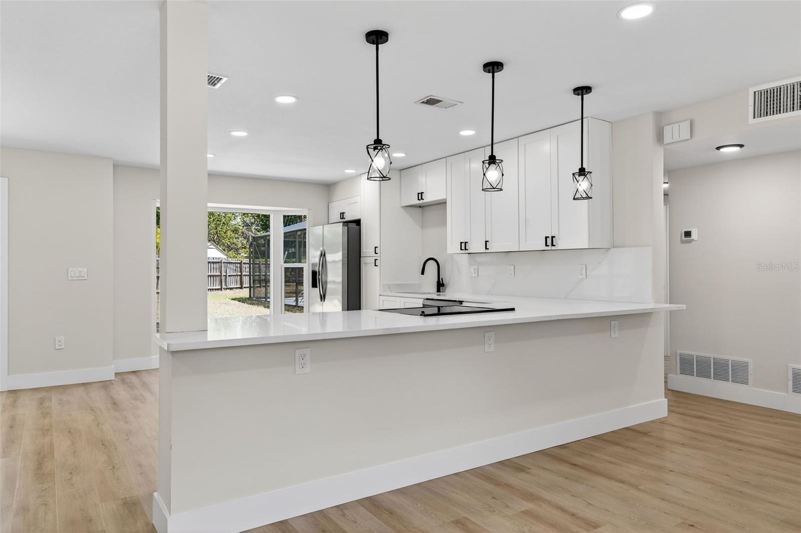 Image 13 of 45 For 2207 Hennesen Drive