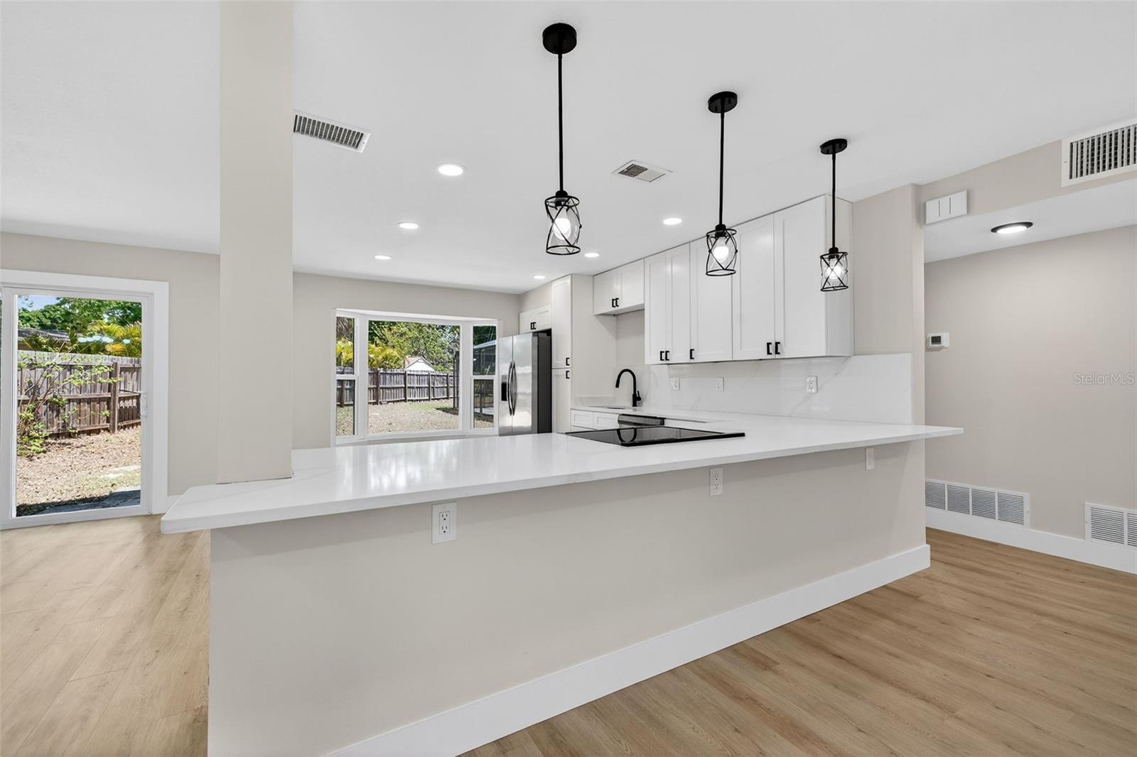 Image 14 of 45 For 2207 Hennesen Drive