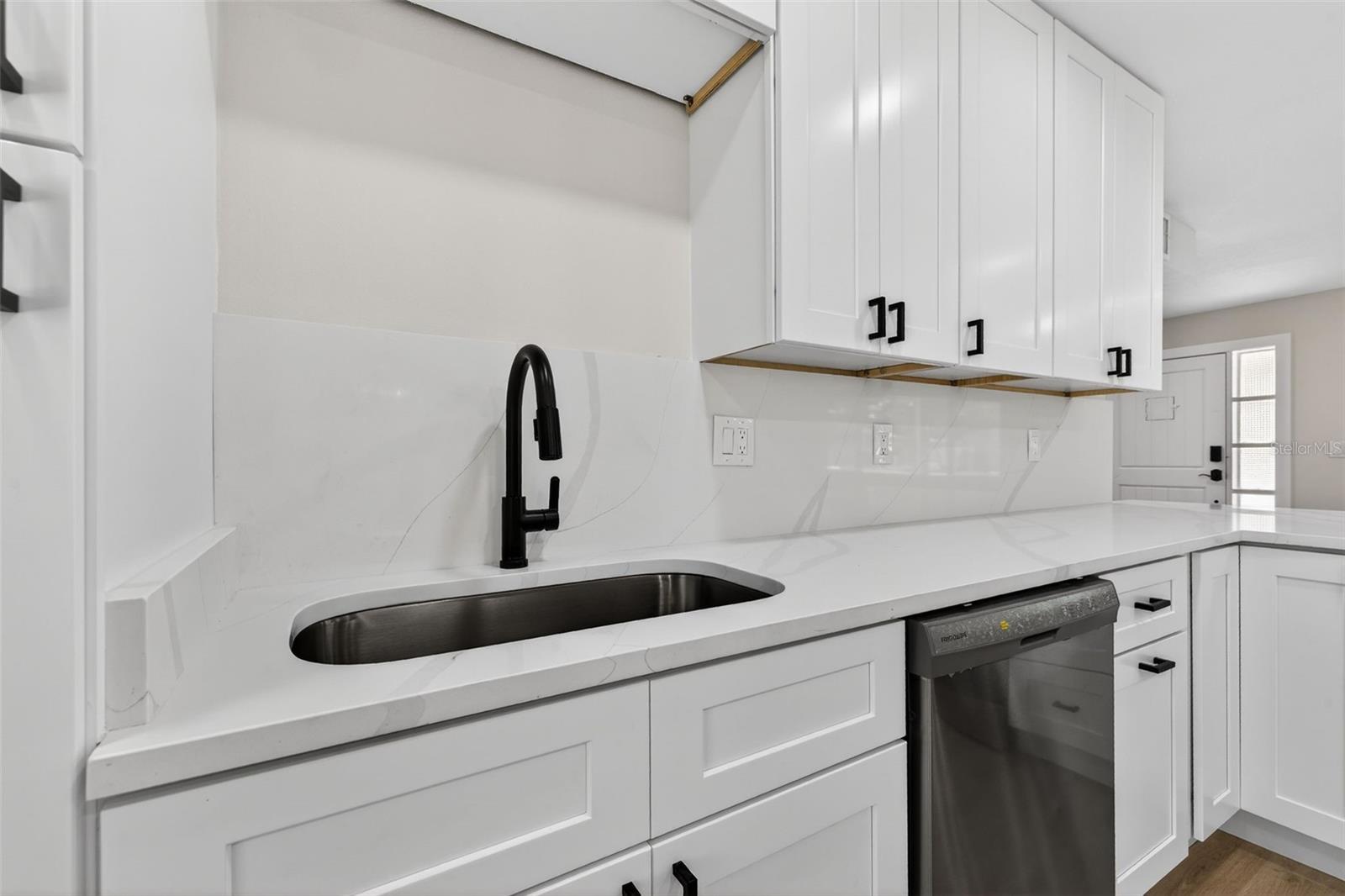 Image 19 of 45 For 2207 Hennesen Drive