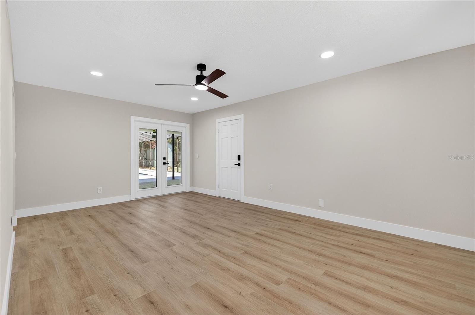 Image 21 of 45 For 2207 Hennesen Drive