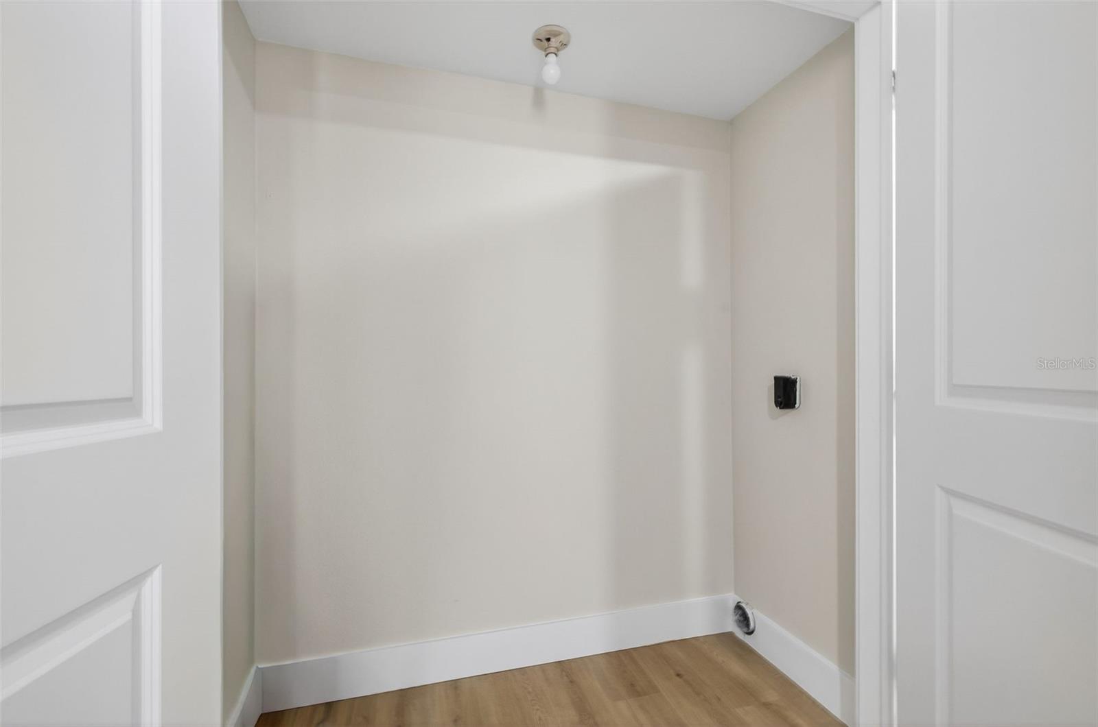 Image 24 of 45 For 2207 Hennesen Drive