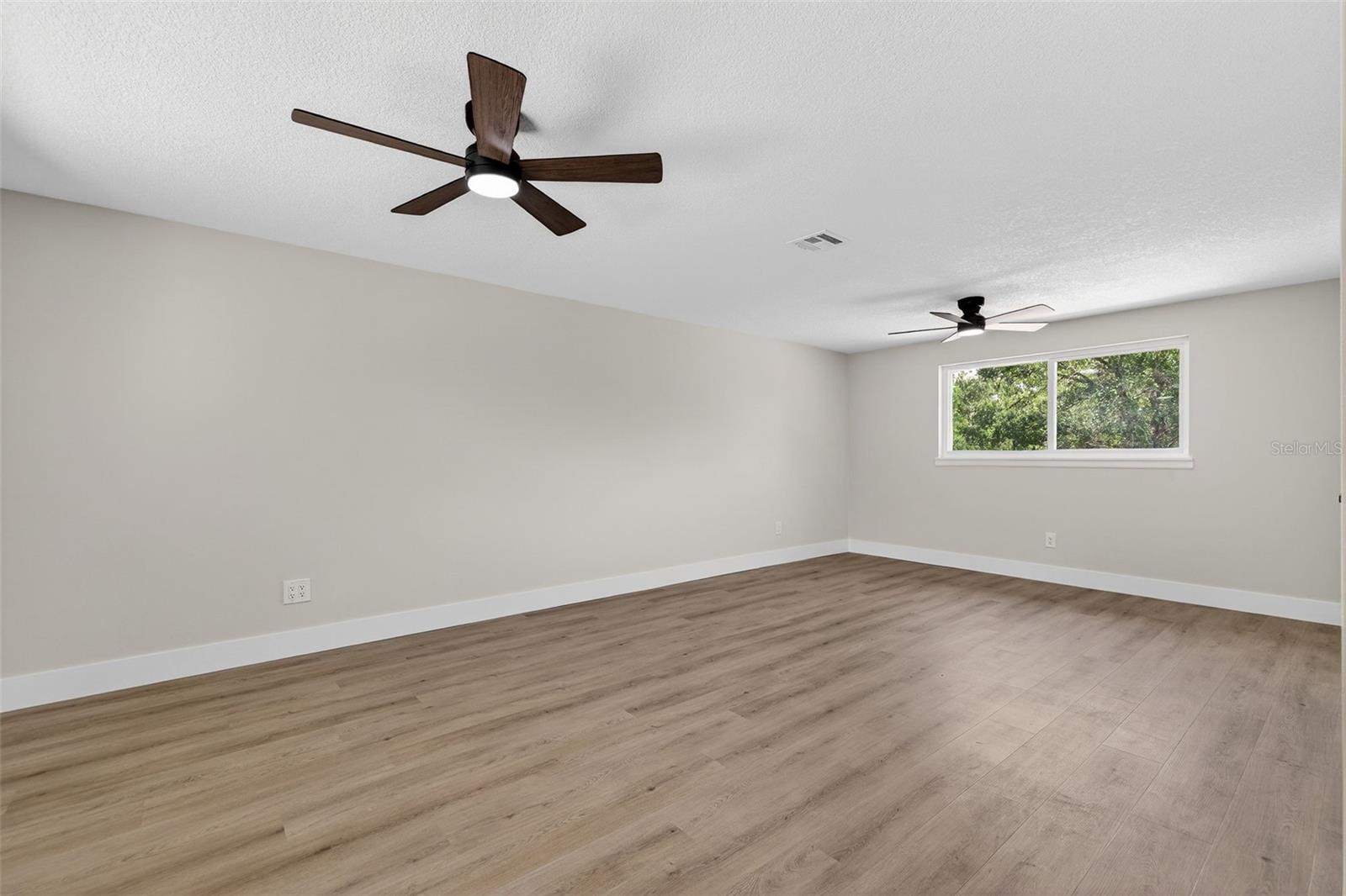 Image 25 of 45 For 2207 Hennesen Drive