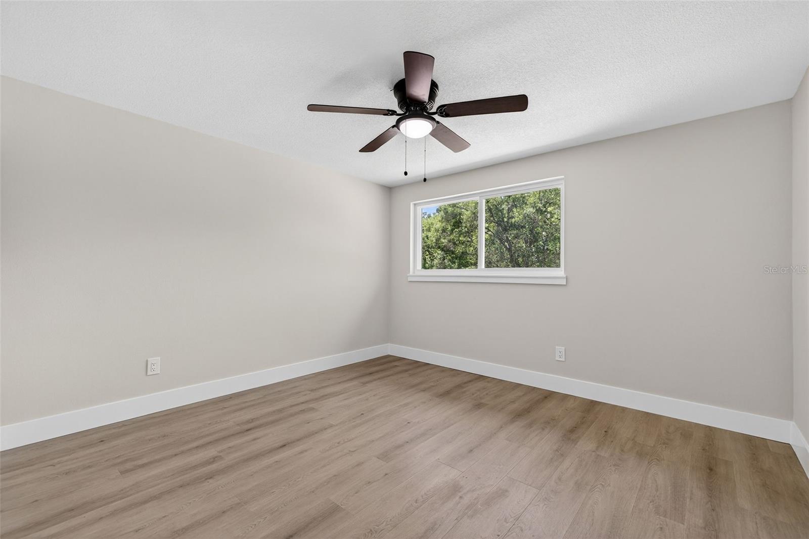 Image 31 of 45 For 2207 Hennesen Drive