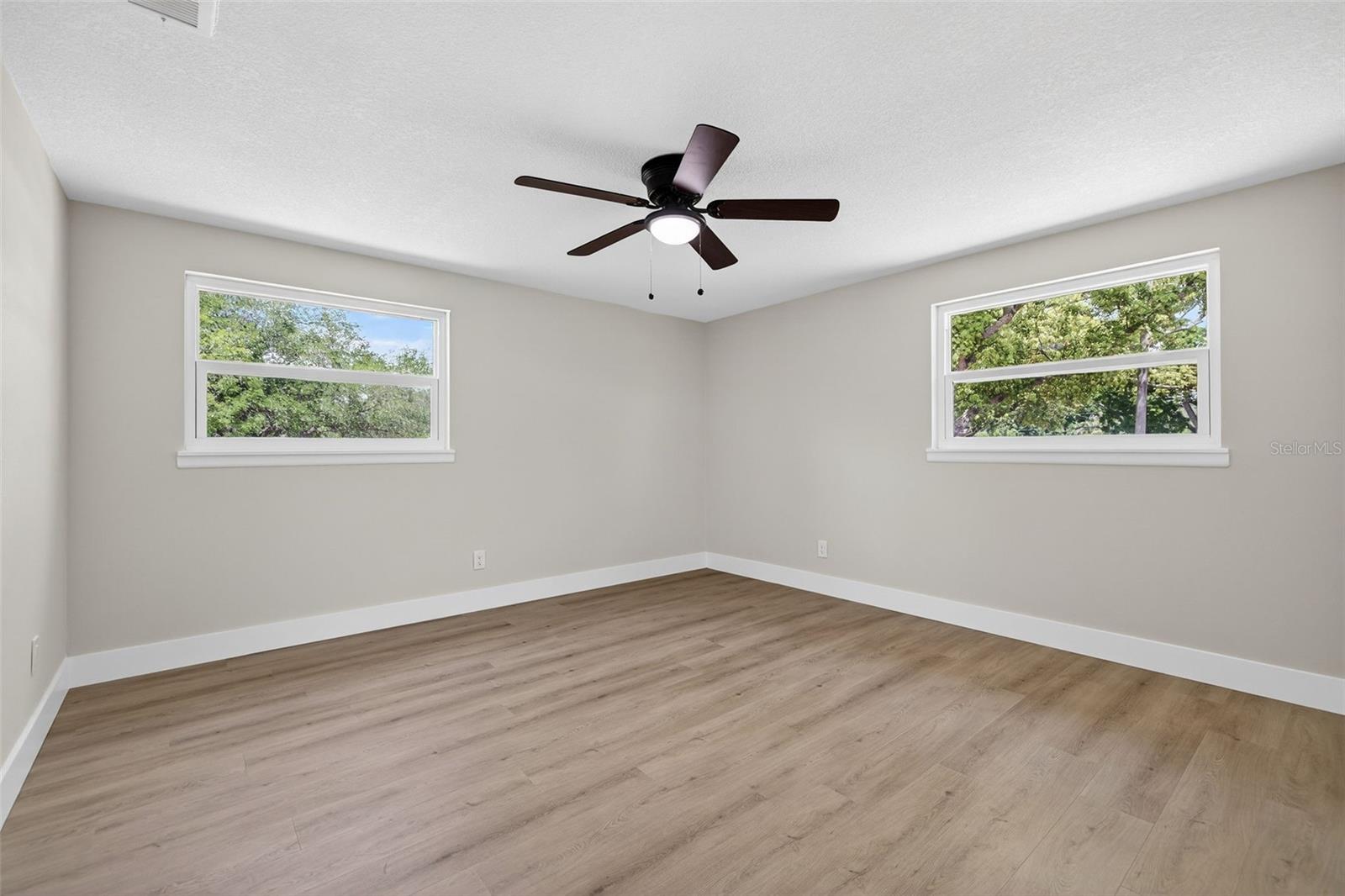 Image 32 of 45 For 2207 Hennesen Drive