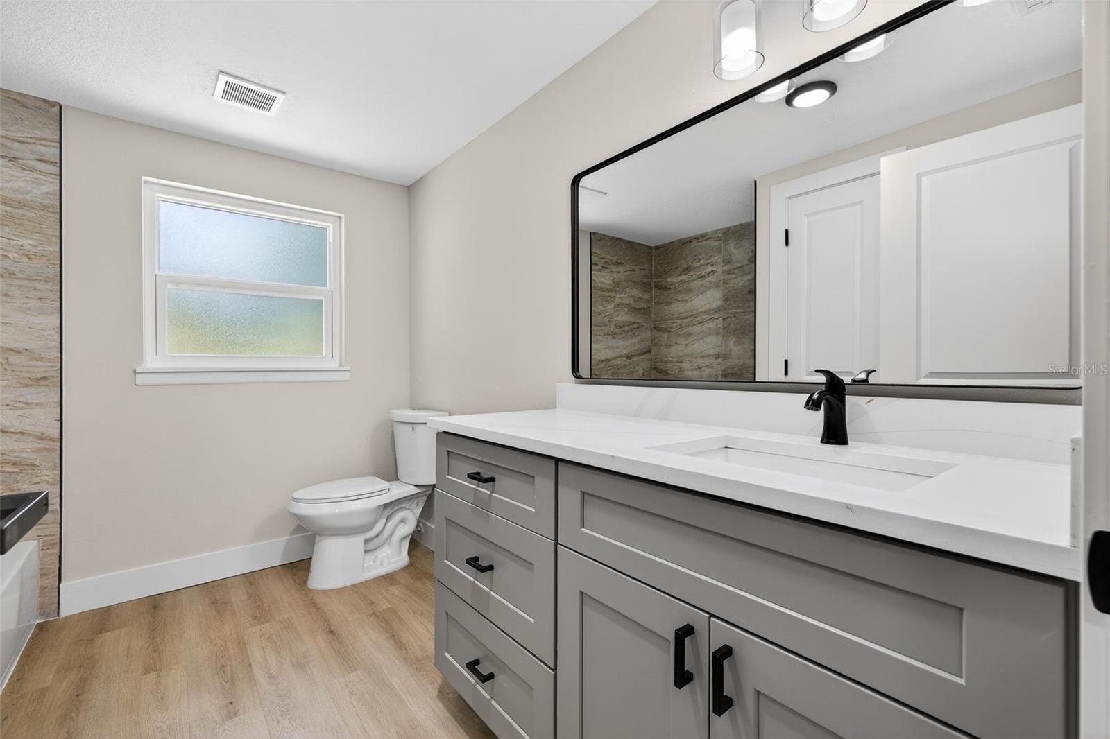 Image 33 of 45 For 2207 Hennesen Drive