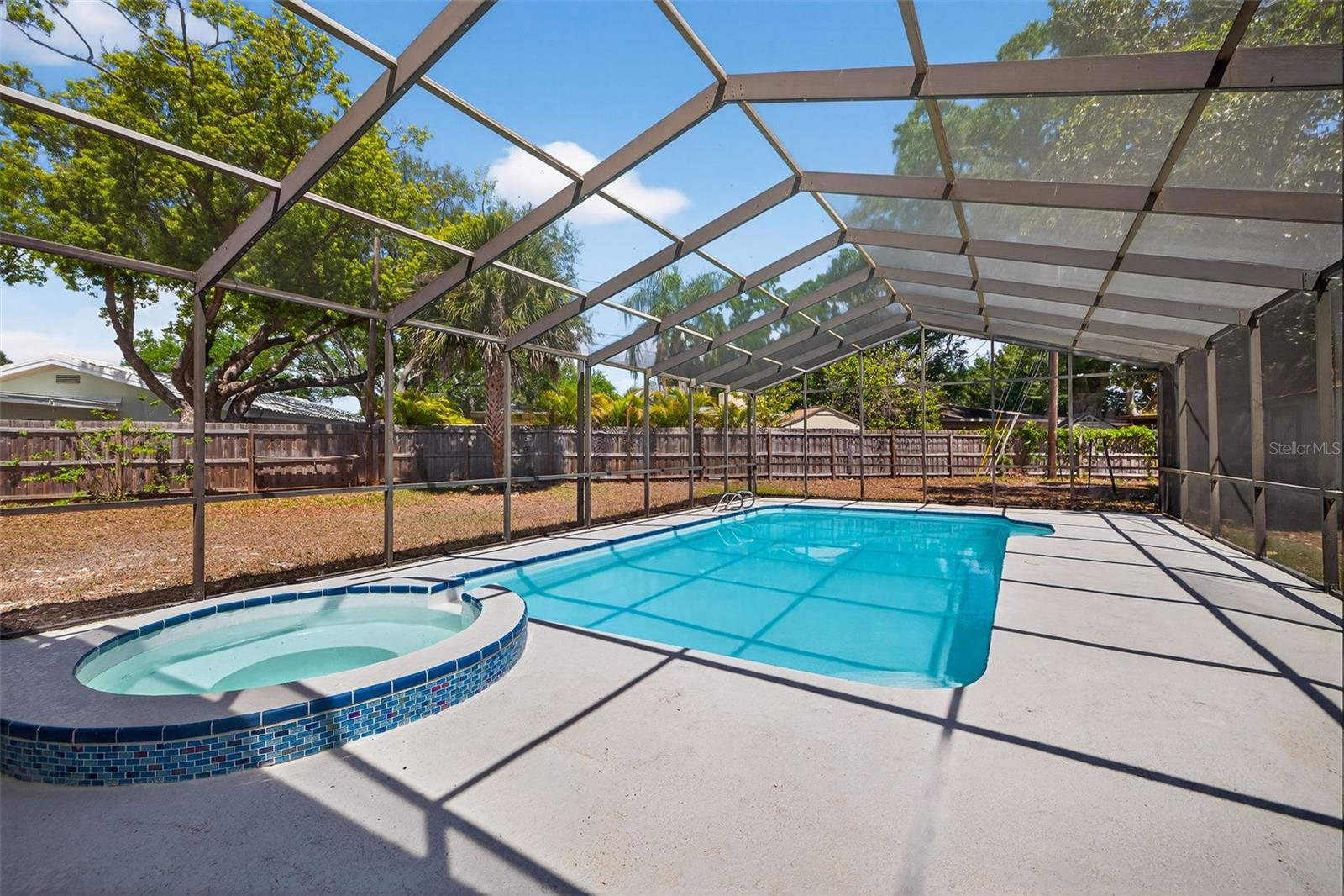 Image 37 of 45 For 2207 Hennesen Drive