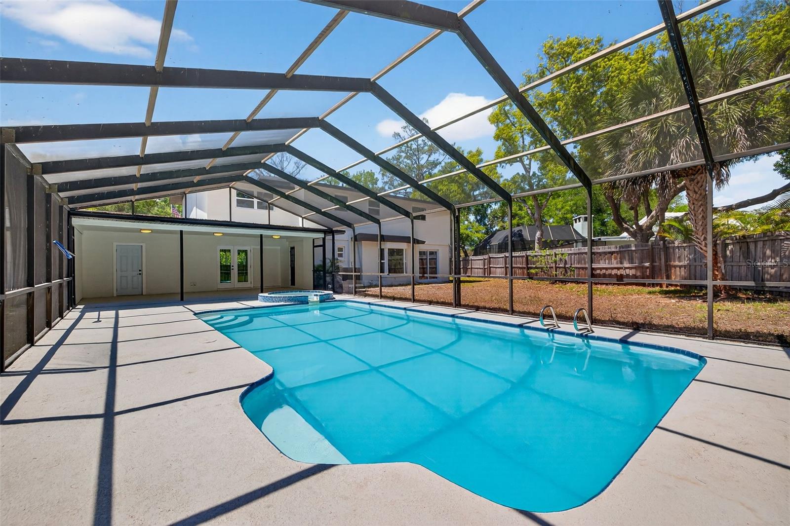 Image 38 of 45 For 2207 Hennesen Drive