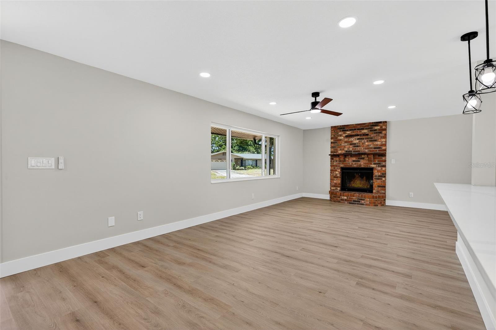 Image 9 of 45 For 2207 Hennesen Drive