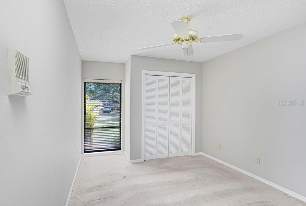 Listing photo id 23 for 9005 Haymarket Lane