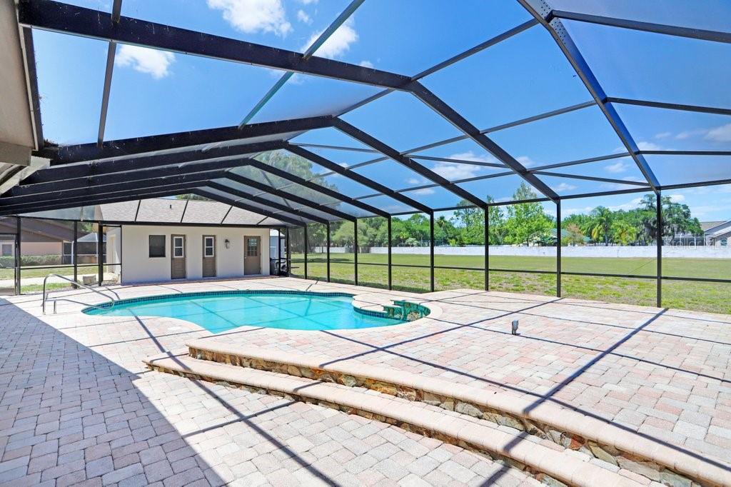 Listing photo id 32 for 9005 Haymarket Lane