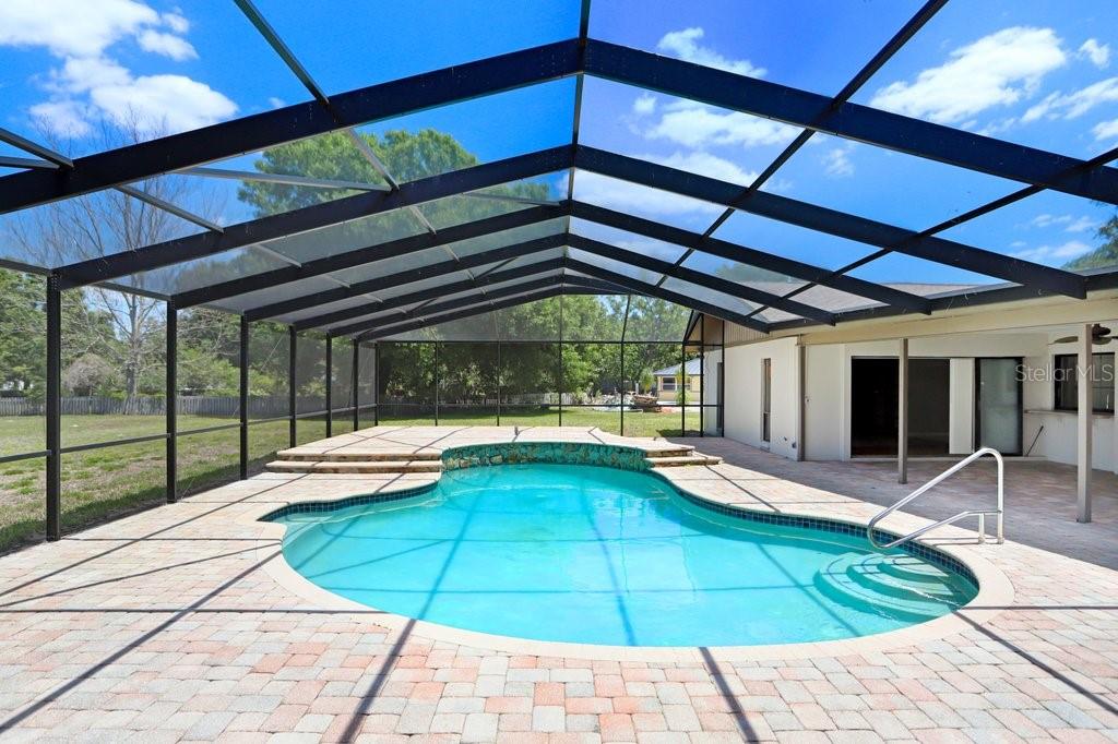 Listing photo id 34 for 9005 Haymarket Lane