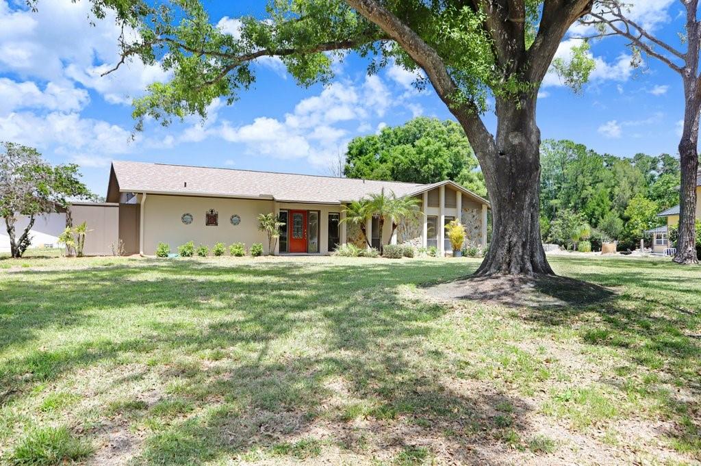 Listing photo id 3 for 9005 Haymarket Lane