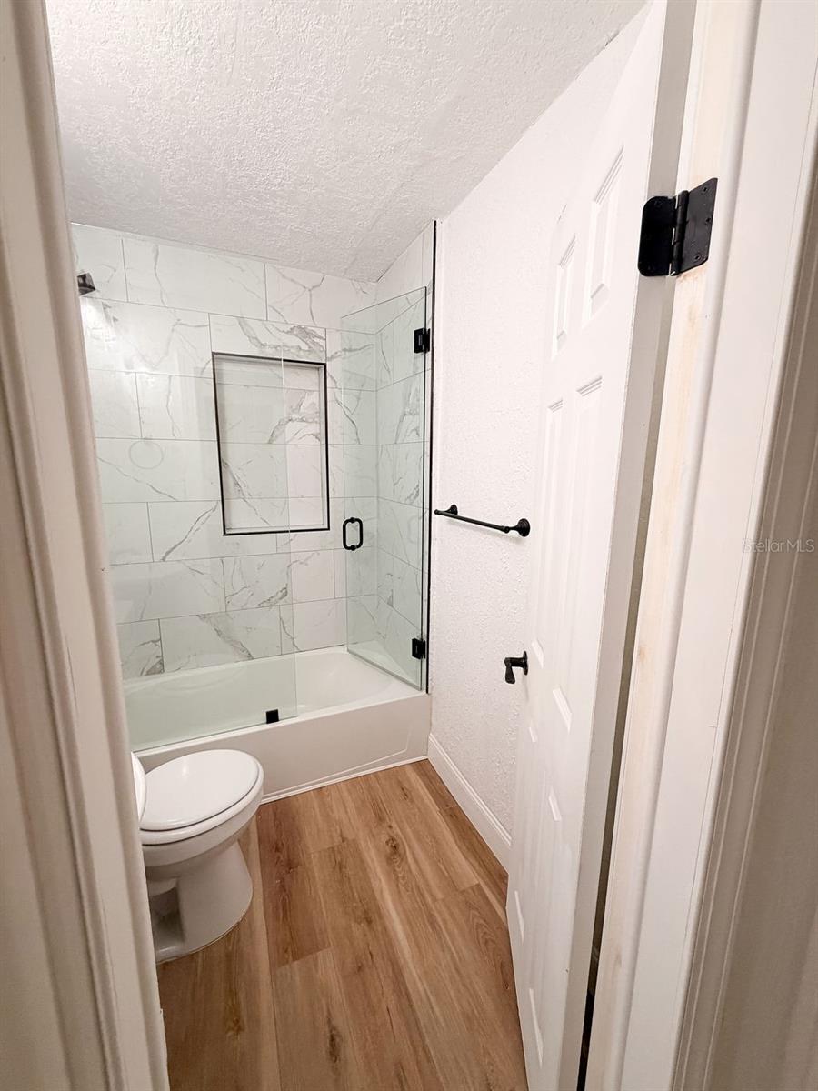 Image 10 of 41 For 4009 Deleuil Avenue