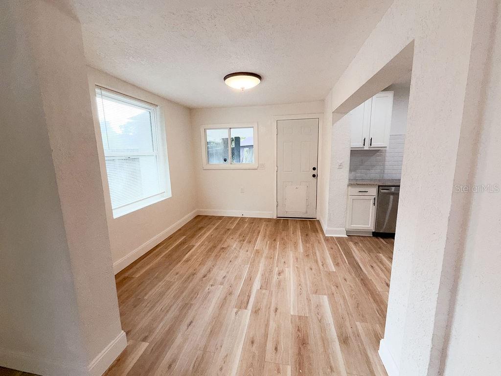 Image 13 of 41 For 4009 Deleuil Avenue