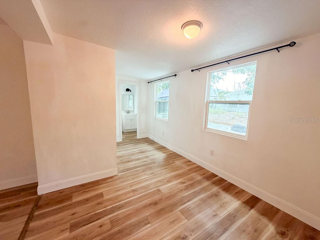 Image 24 of 41 For 4009 Deleuil Avenue