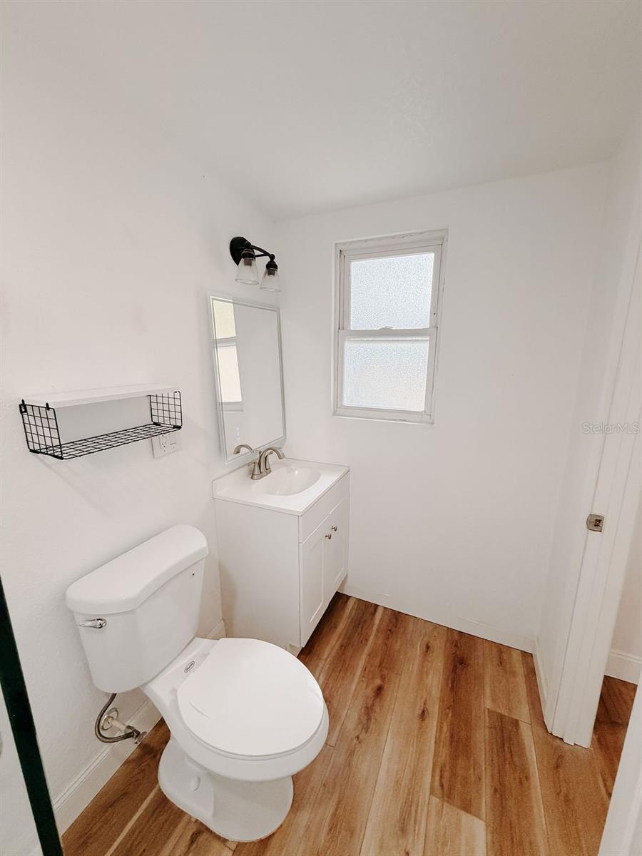 Image 27 of 41 For 4009 Deleuil Avenue