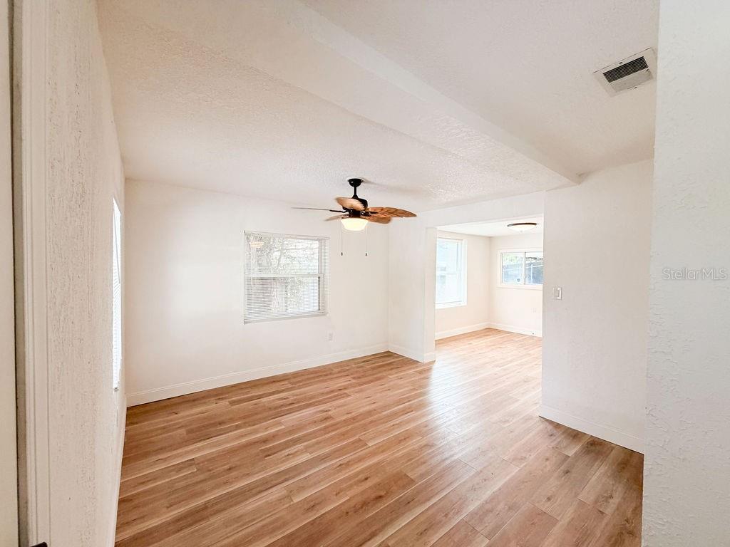 Image 4 of 41 For 4009 Deleuil Avenue