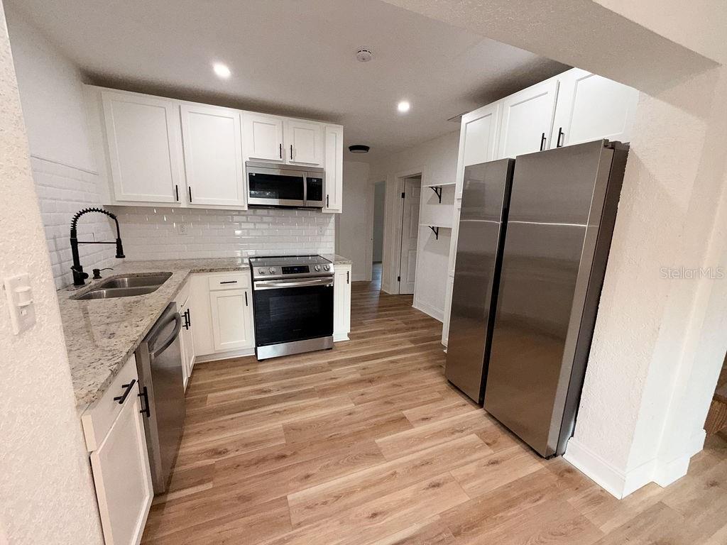 Image 8 of 41 For 4009 Deleuil Avenue