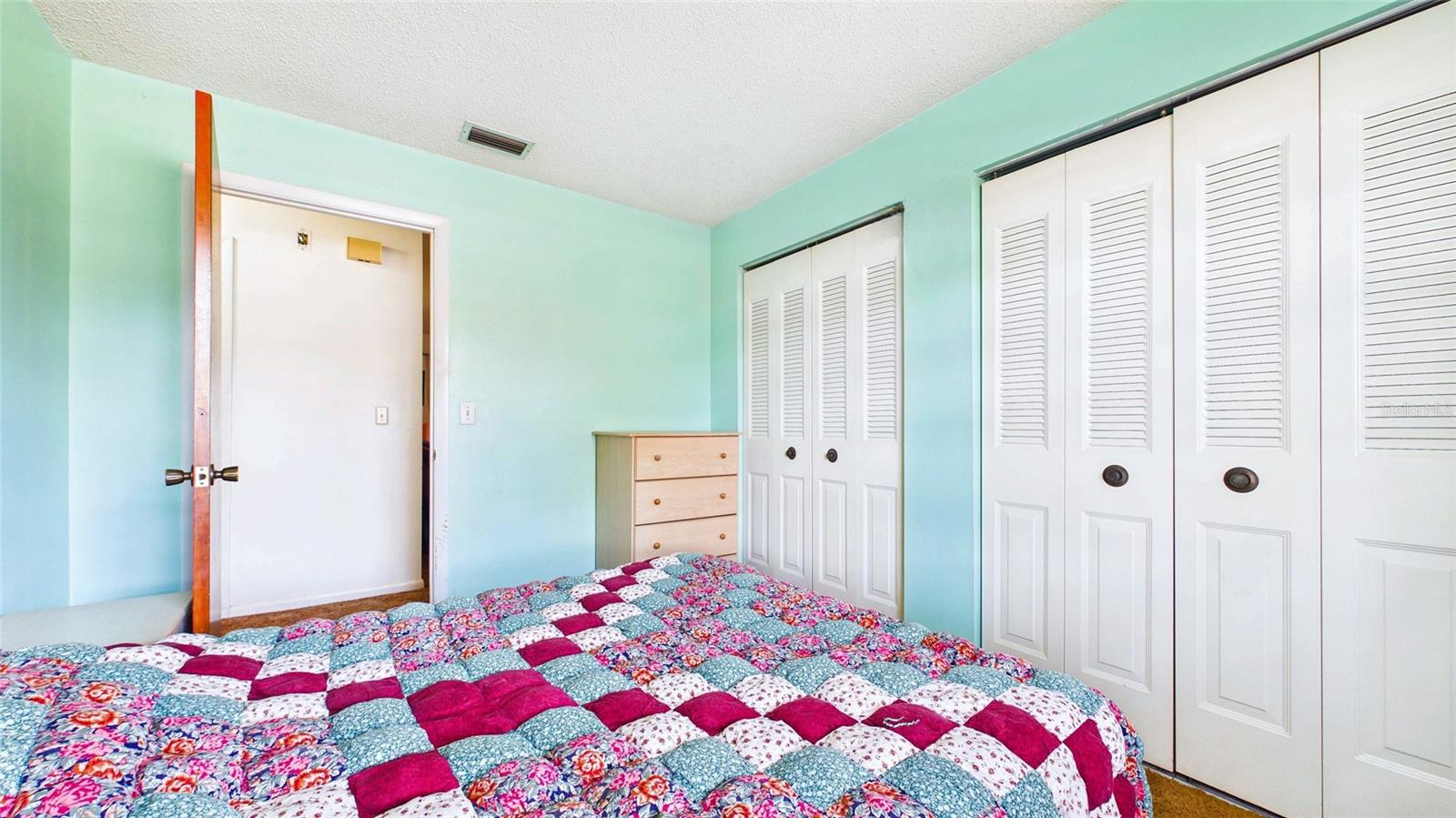 Image 10 of 21 For 711 Regent Circle S