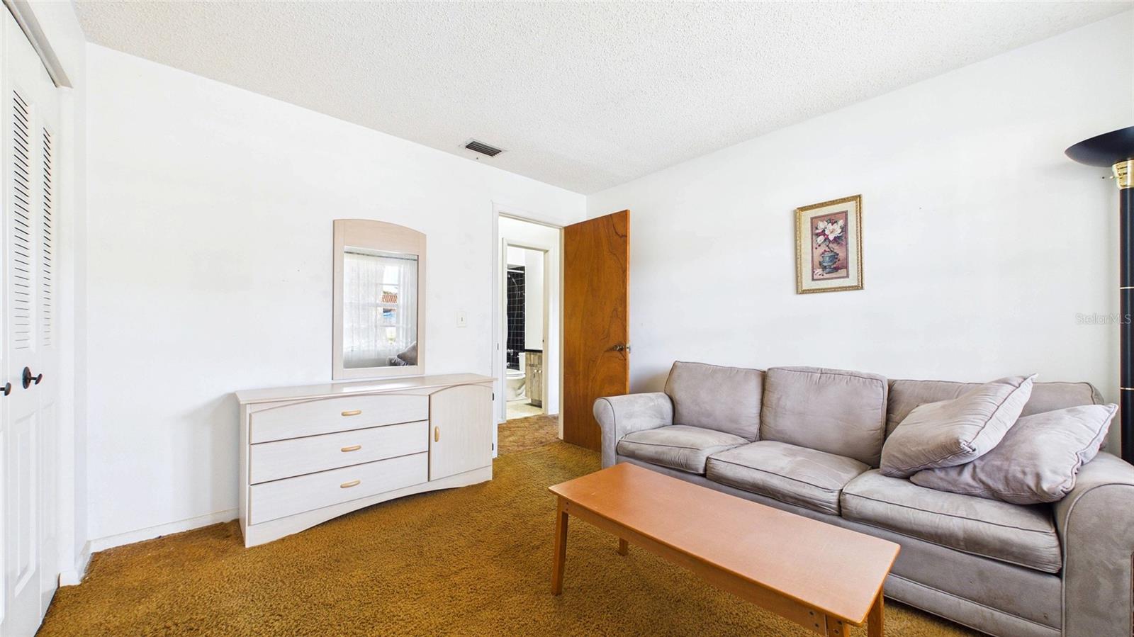 Image 12 of 21 For 711 Regent Circle S