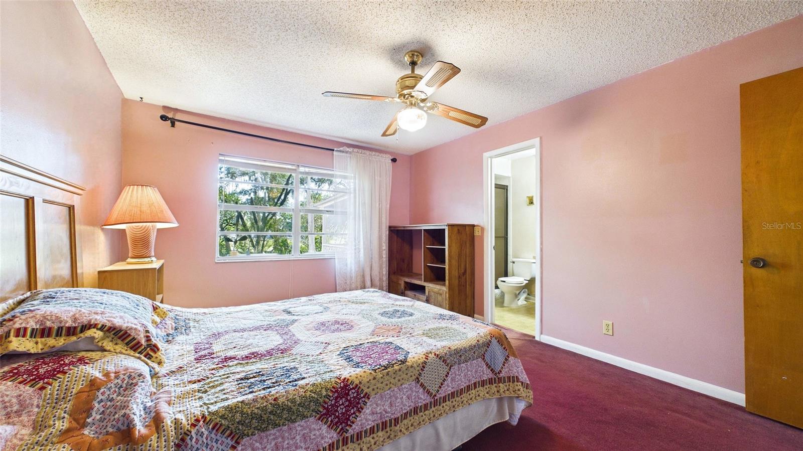 Image 14 of 21 For 711 Regent Circle S