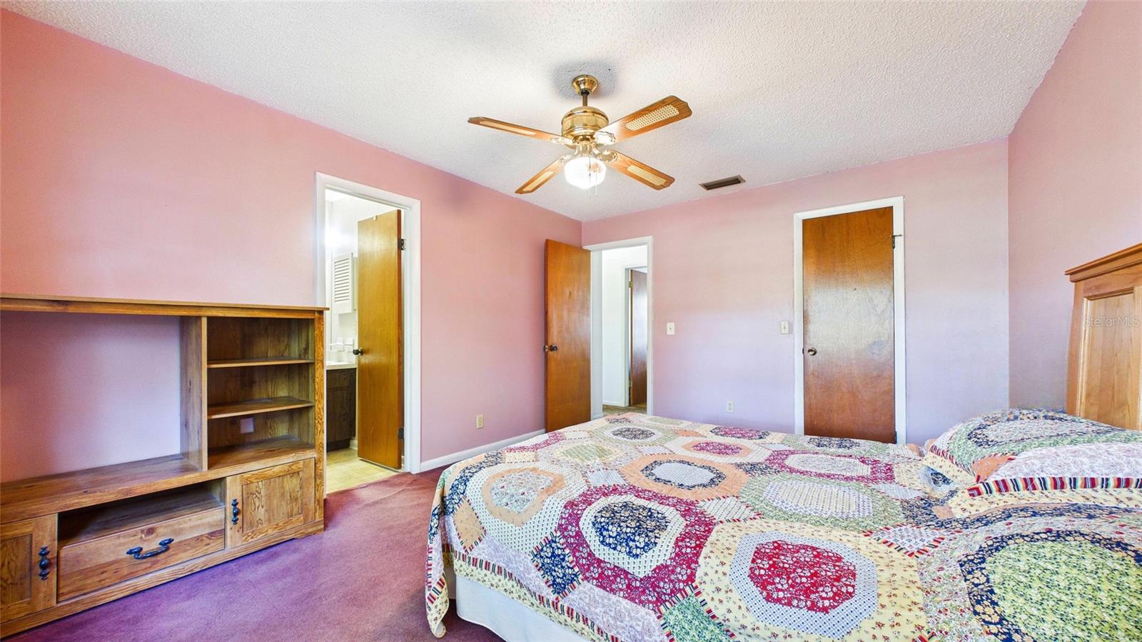 Image 15 of 21 For 711 Regent Circle S