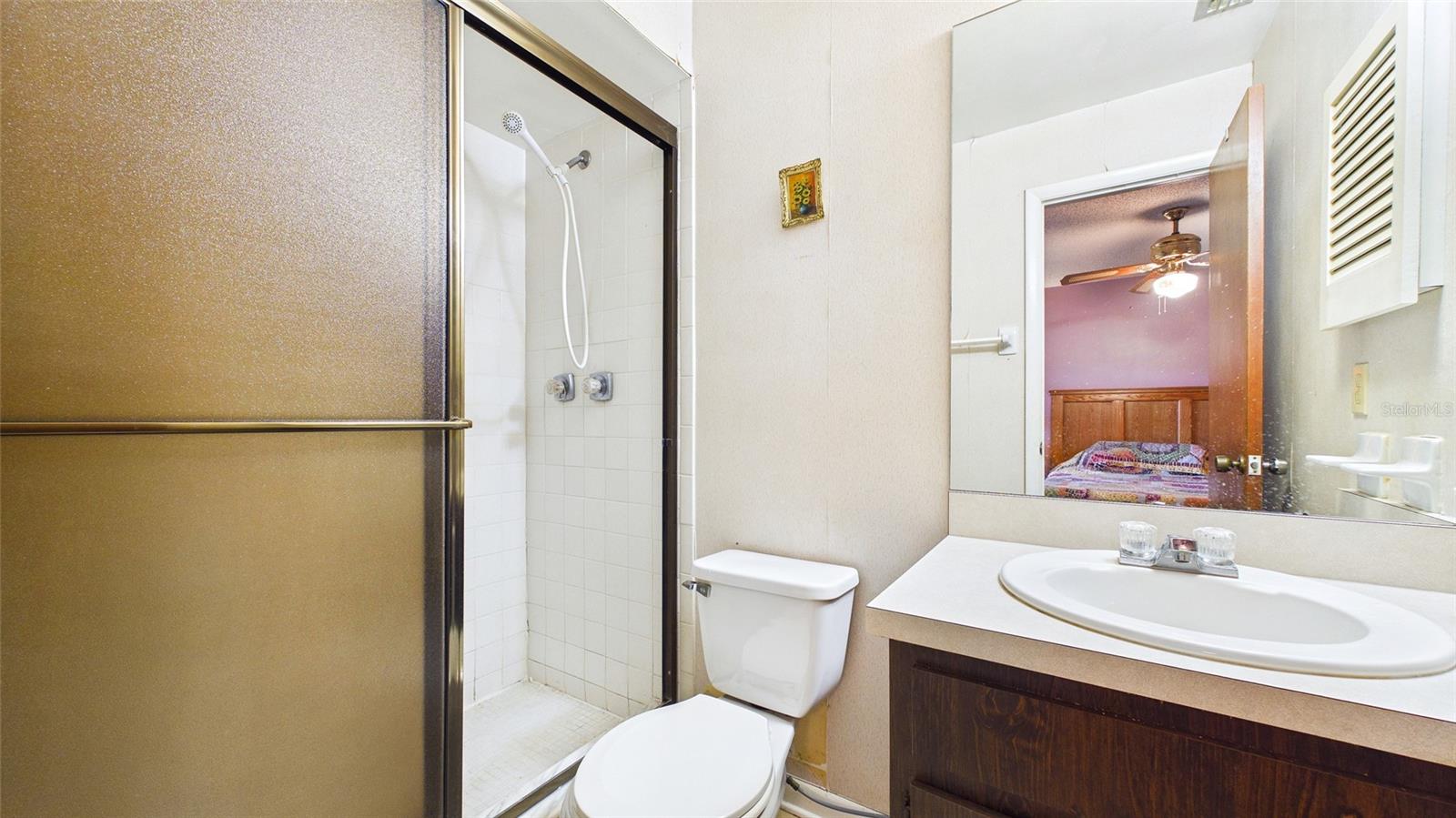 Image 16 of 21 For 711 Regent Circle S