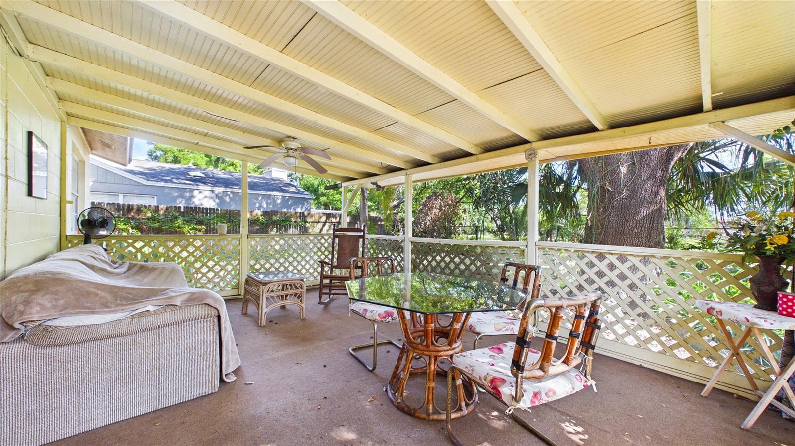 Image 17 of 21 For 711 Regent Circle S