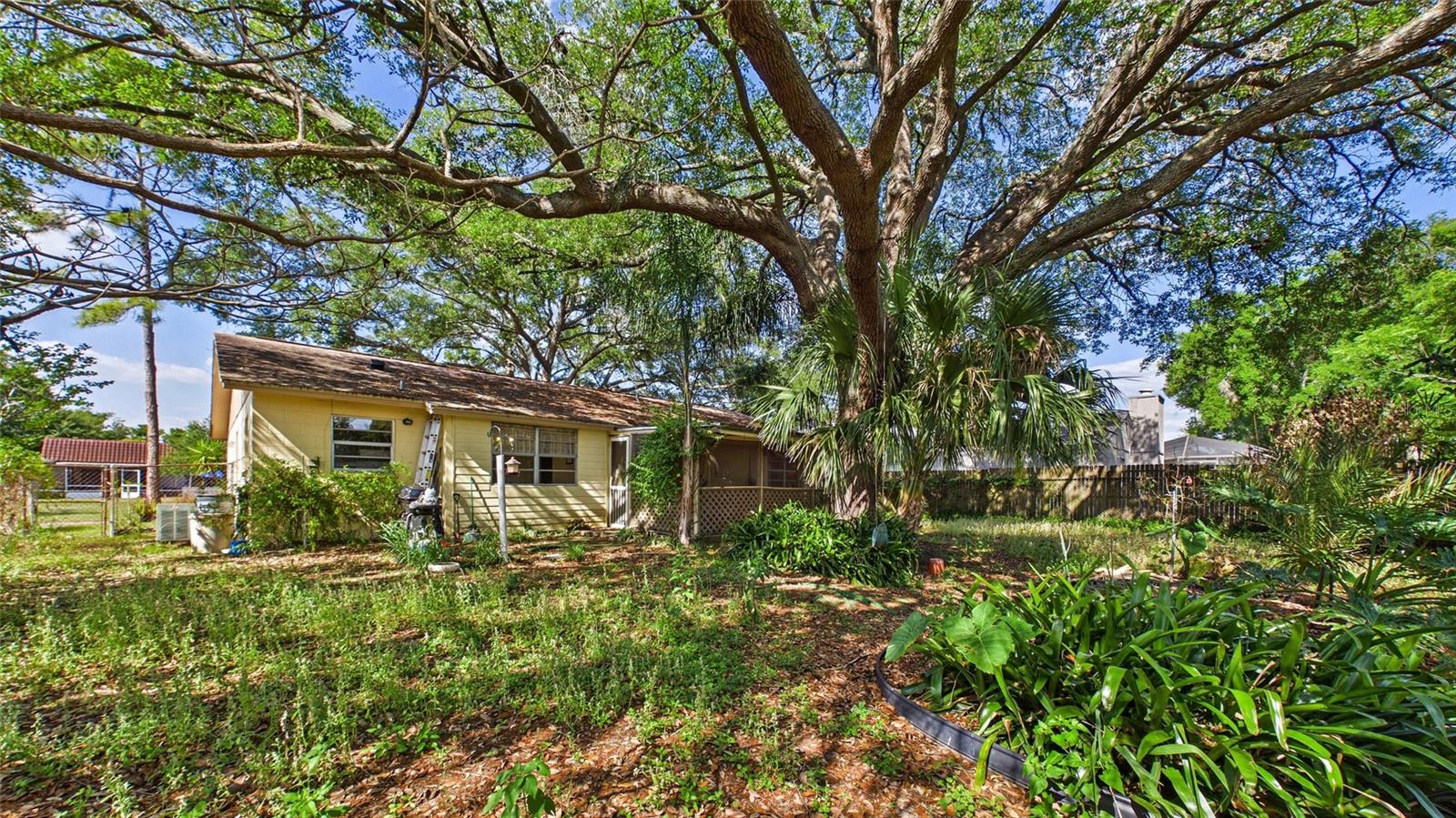 Image 18 of 21 For 711 Regent Circle S