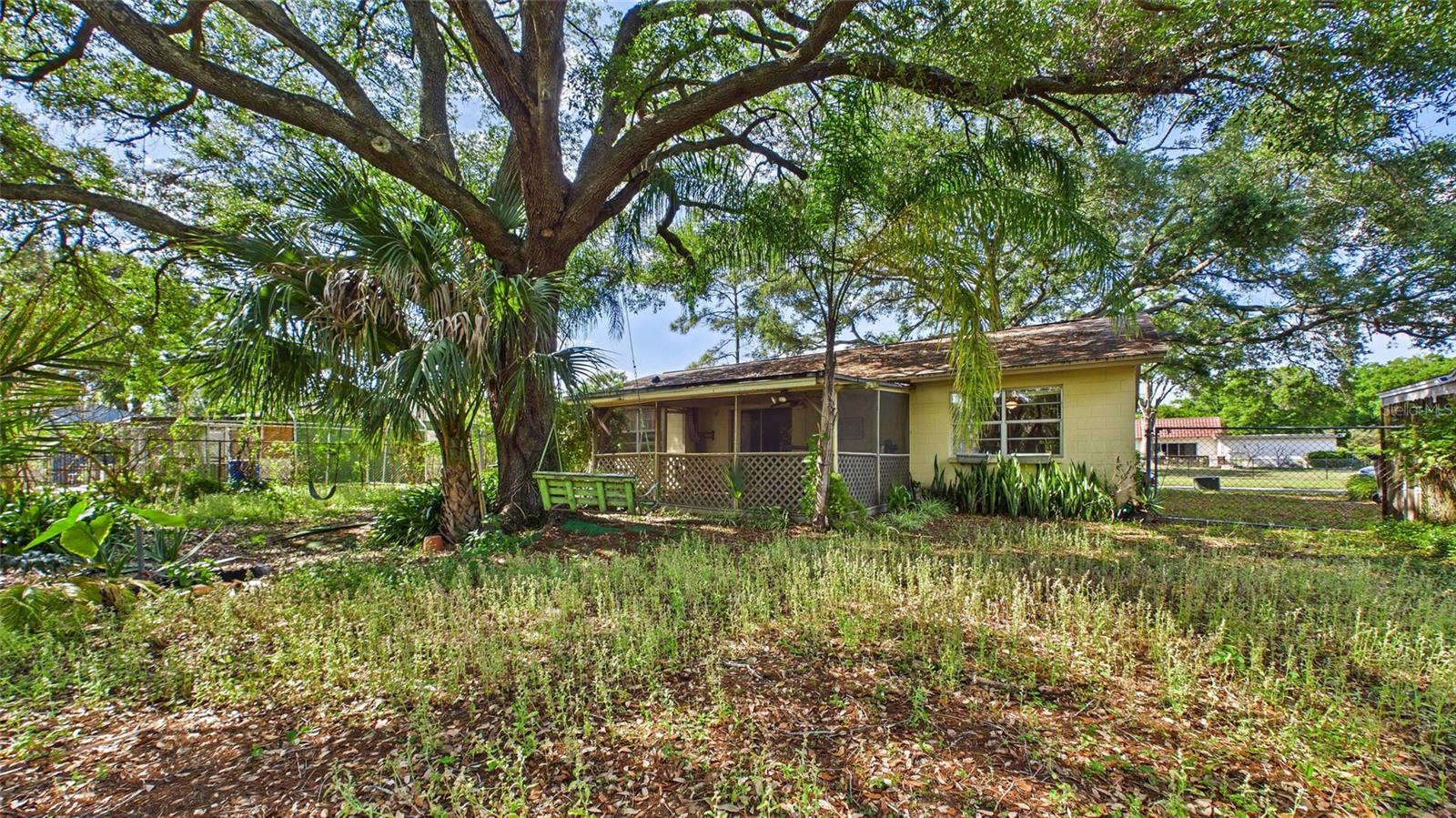 Image 19 of 21 For 711 Regent Circle S