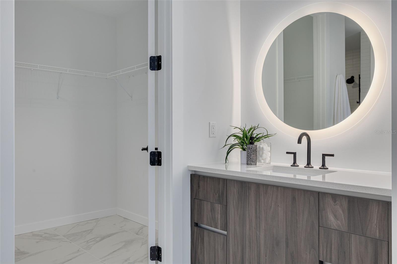 Image 19 of 21 For 777 3rd Avenue N 1104