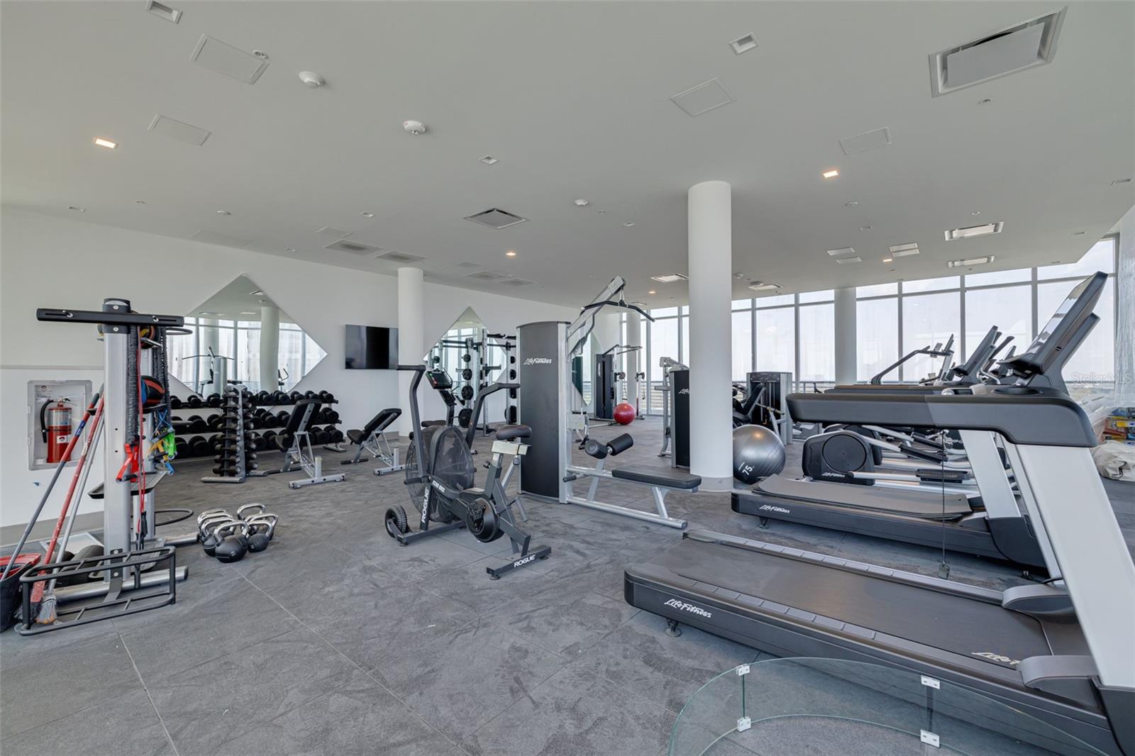 Image 21 of 21 For 777 3rd Avenue N 1104