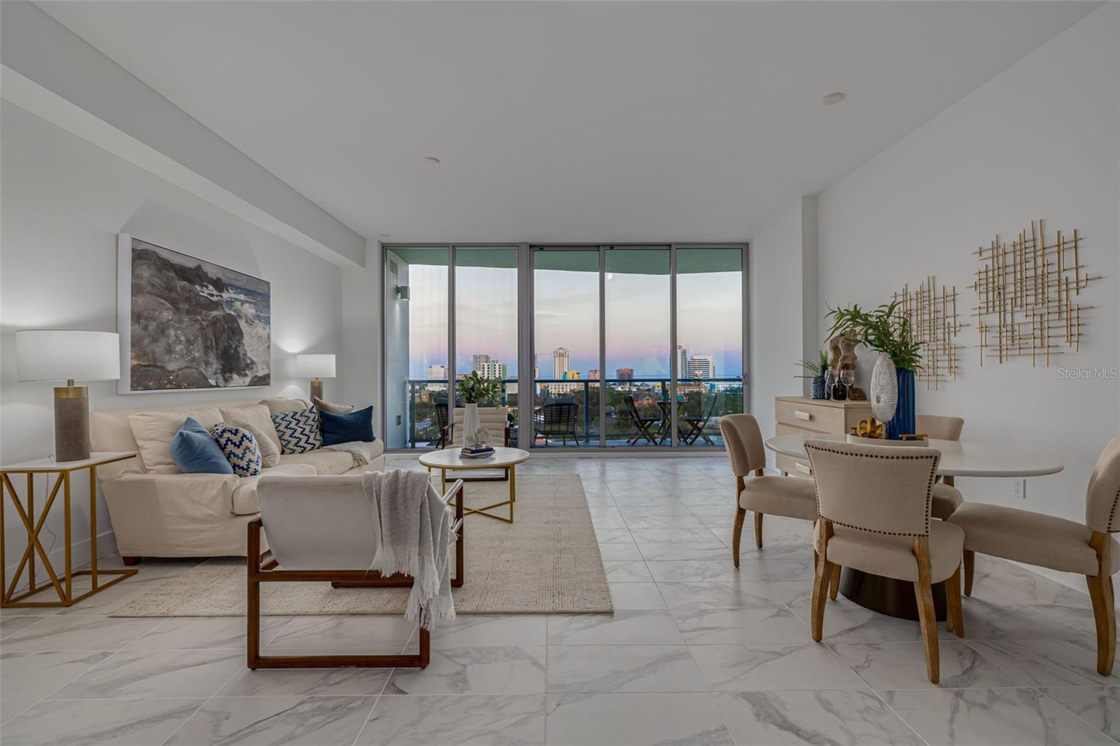 Image 9 of 21 For 777 3rd Avenue N 1104