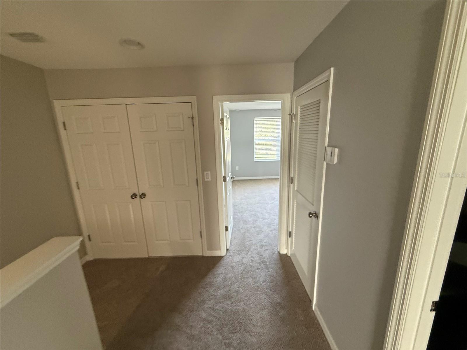 Listing photo id 8 for 7127 Summer Holly Place