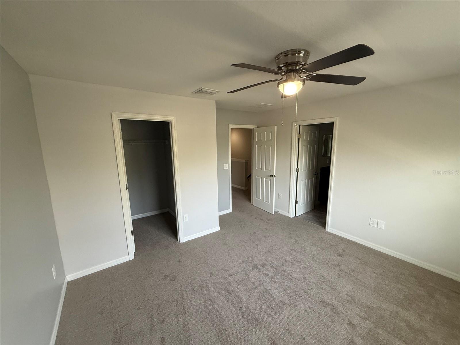 Listing photo id 10 for 7127 Summer Holly Place