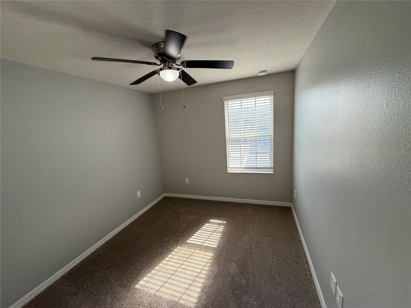 Listing photo id 13 for 7127 Summer Holly Place