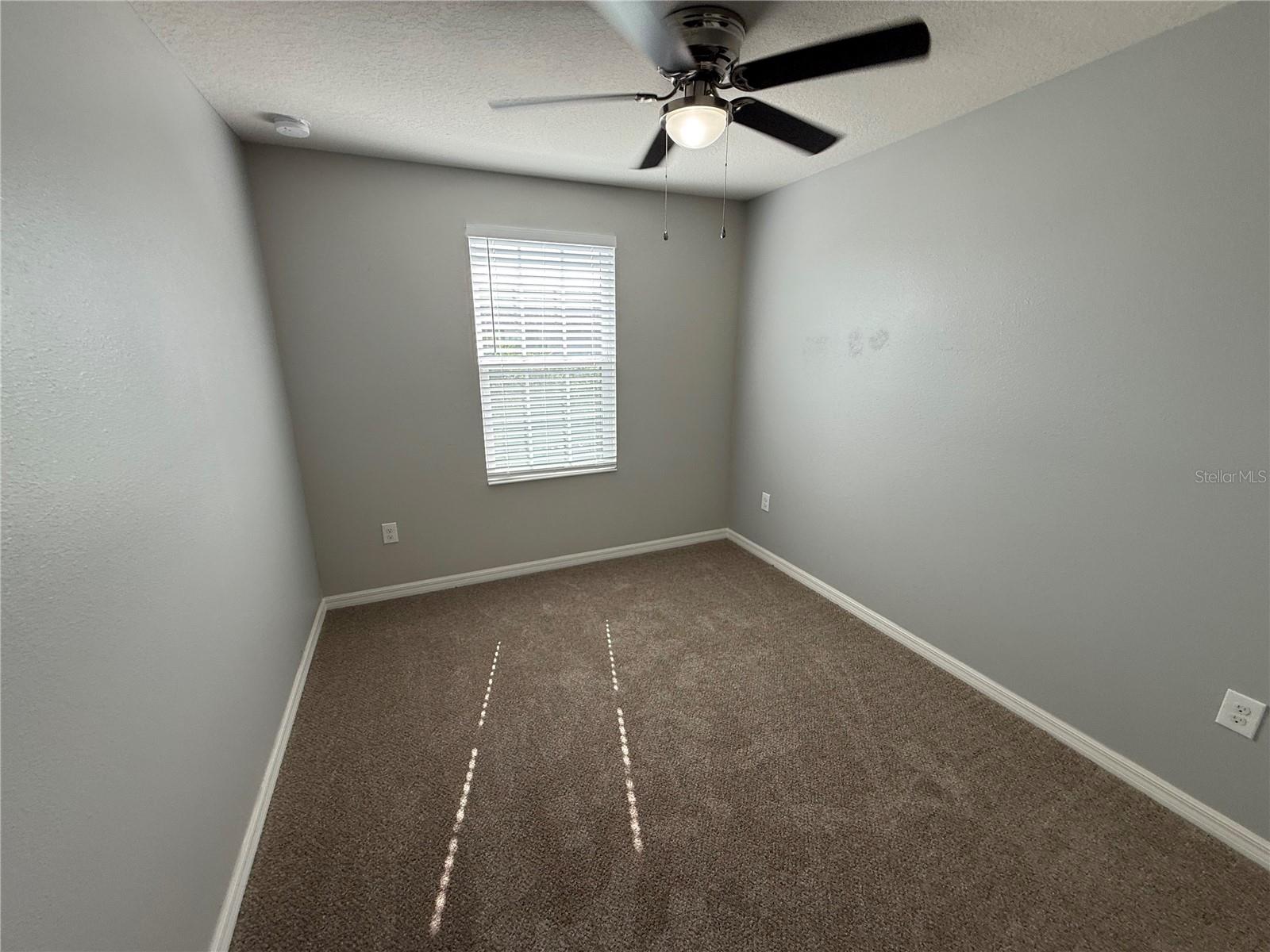 Listing photo id 15 for 7127 Summer Holly Place