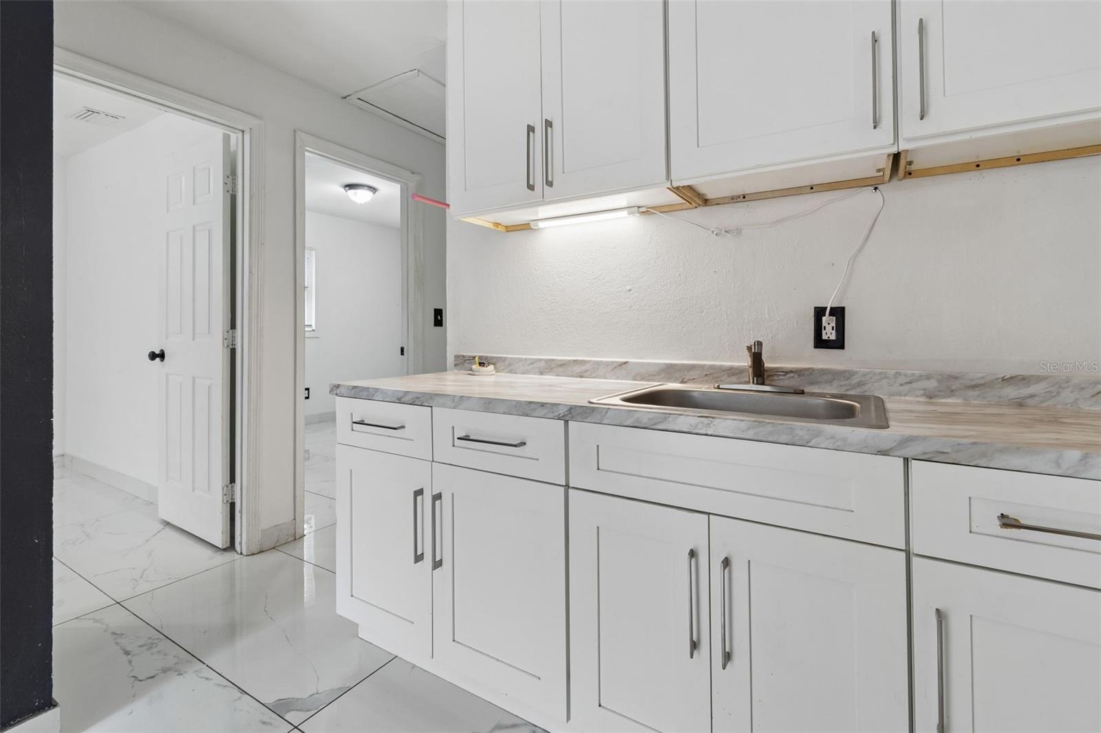 Image 27 of 46 For 10110 Lantana Avenue