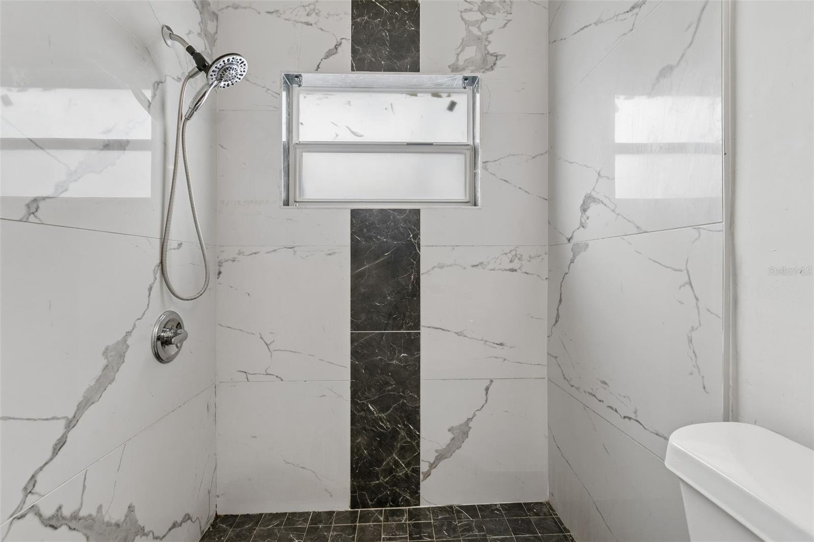 Image 31 of 46 For 10110 Lantana Avenue