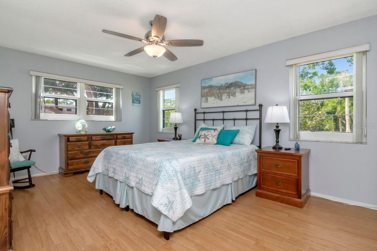 Image 26 of 39 For 6070 80th Street N 215