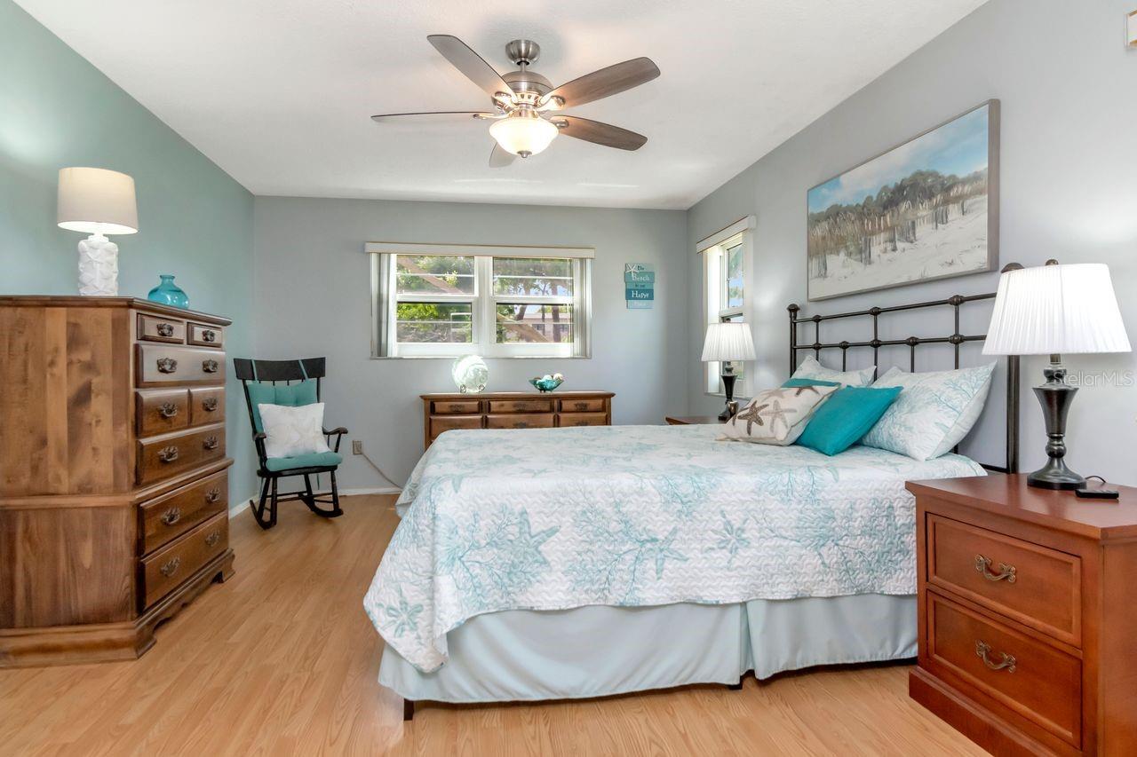 Image 27 of 39 For 6070 80th Street N 215