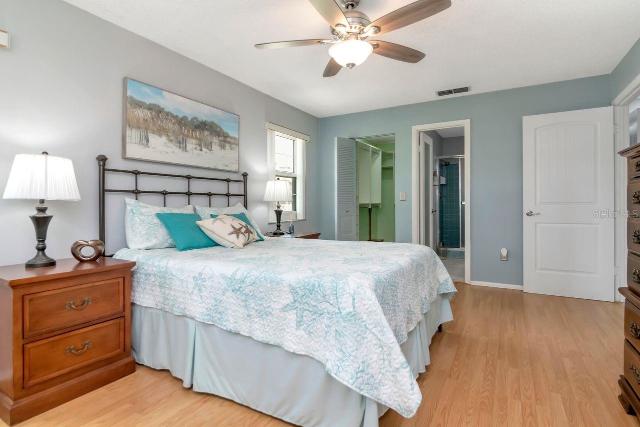 Image 28 of 39 For 6070 80th Street N 215