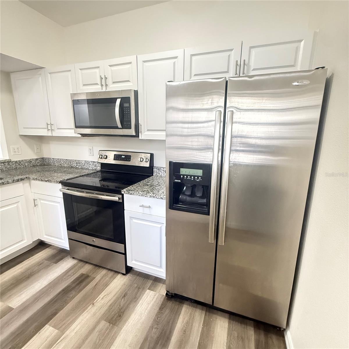 Image 11 of 31 For 9524 Newdale Way 101