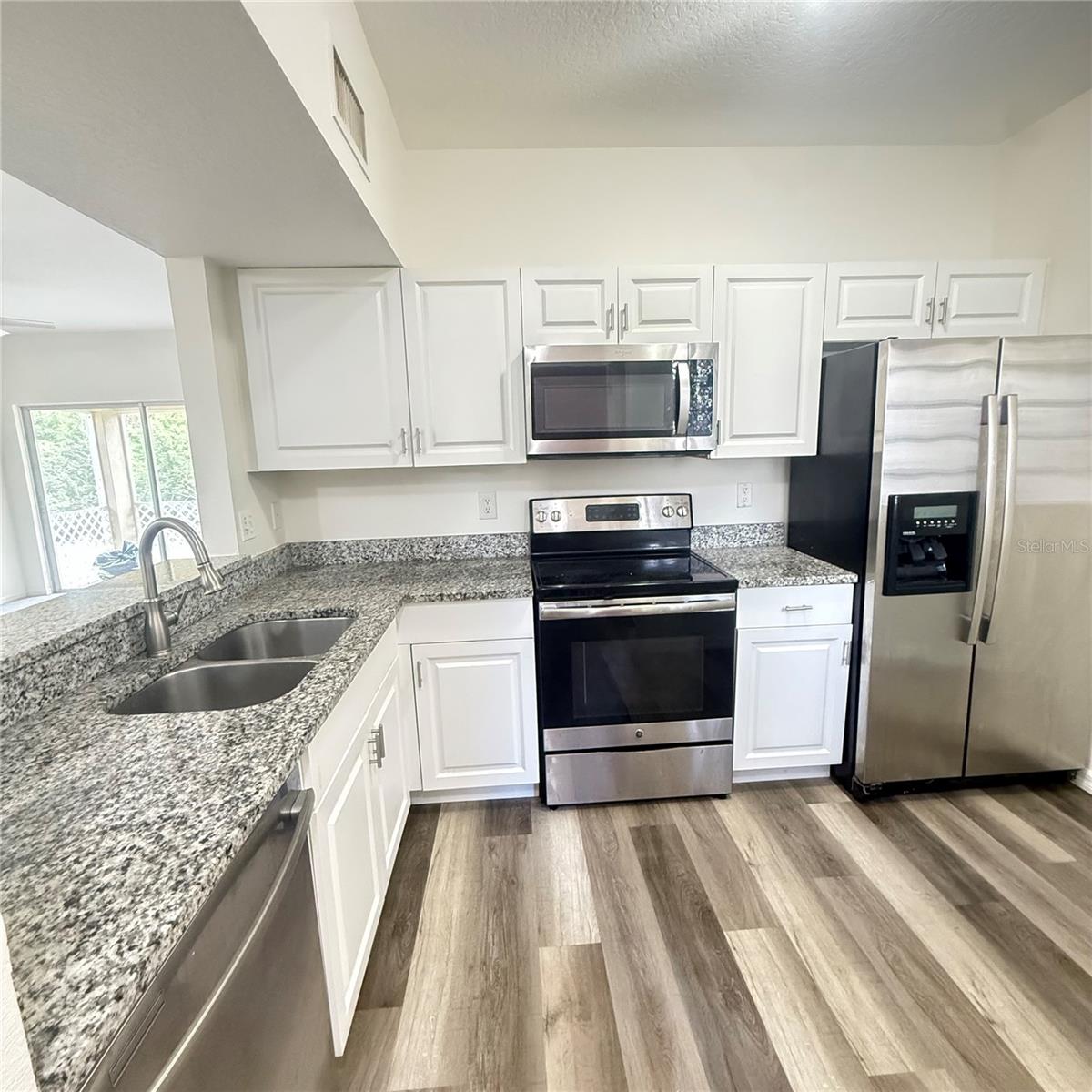 Image 12 of 31 For 9524 Newdale Way 101