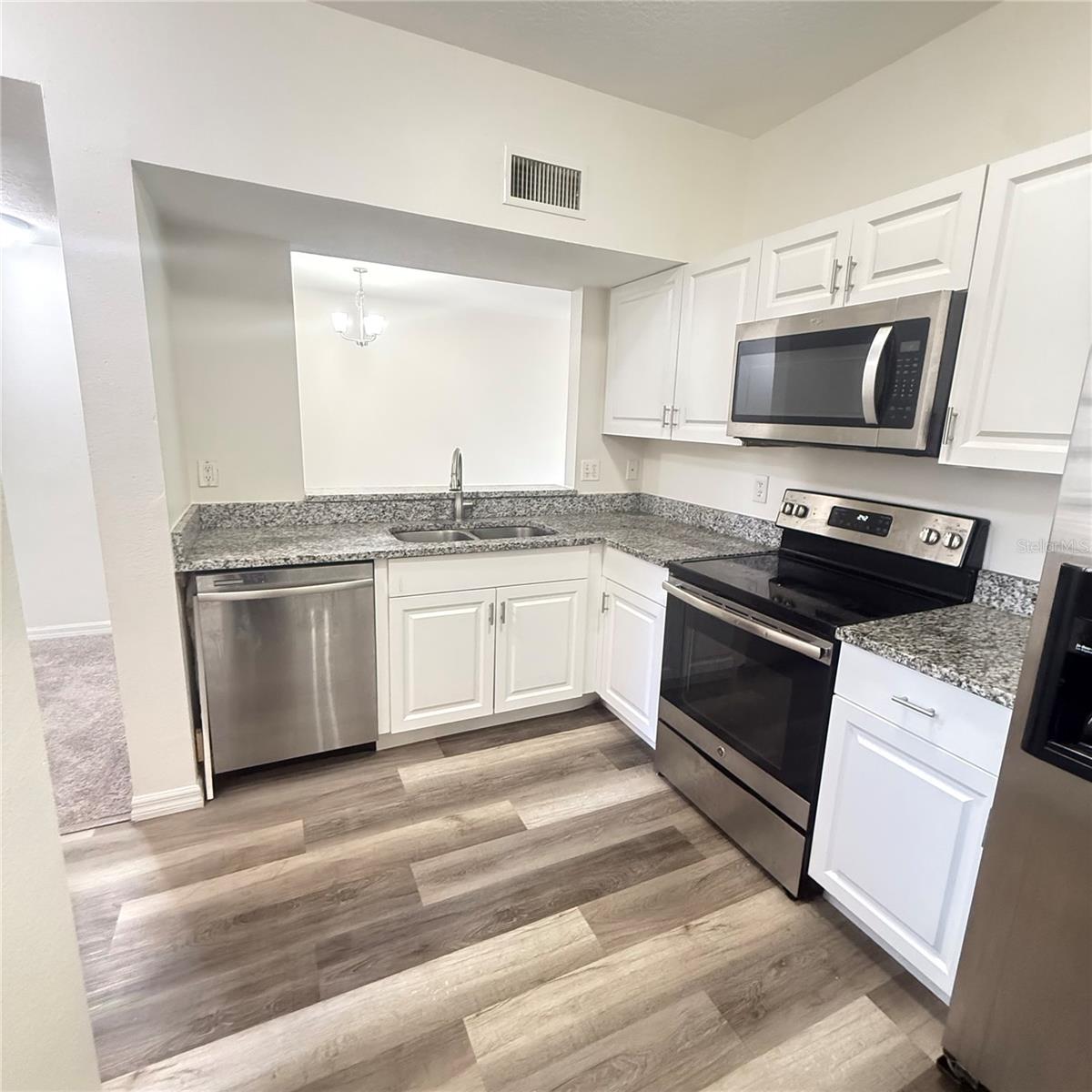 Image 13 of 31 For 9524 Newdale Way 101