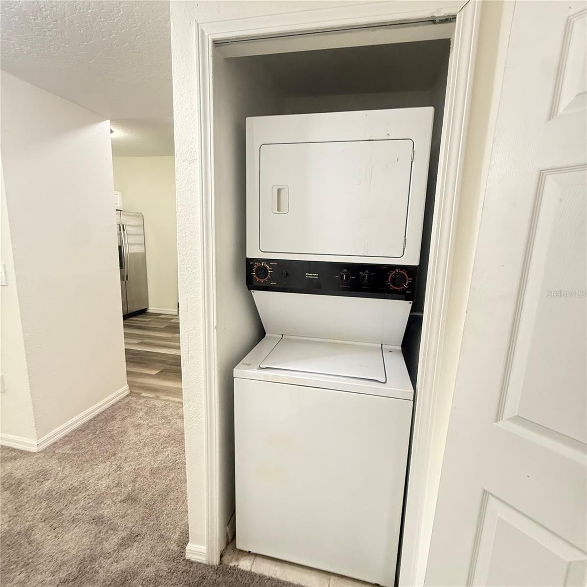 Image 23 of 31 For 9524 Newdale Way 101