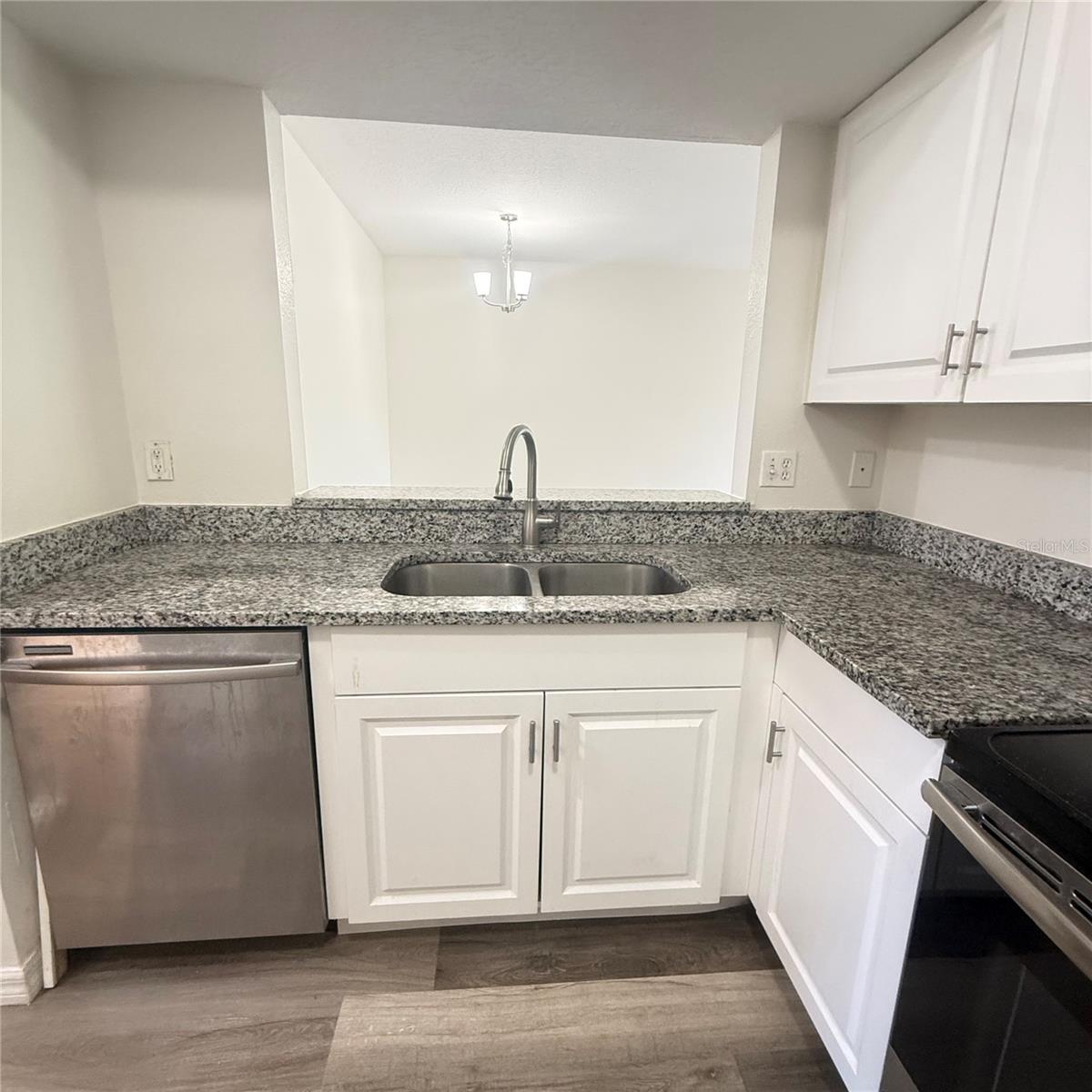 Image 9 of 31 For 9524 Newdale Way 101