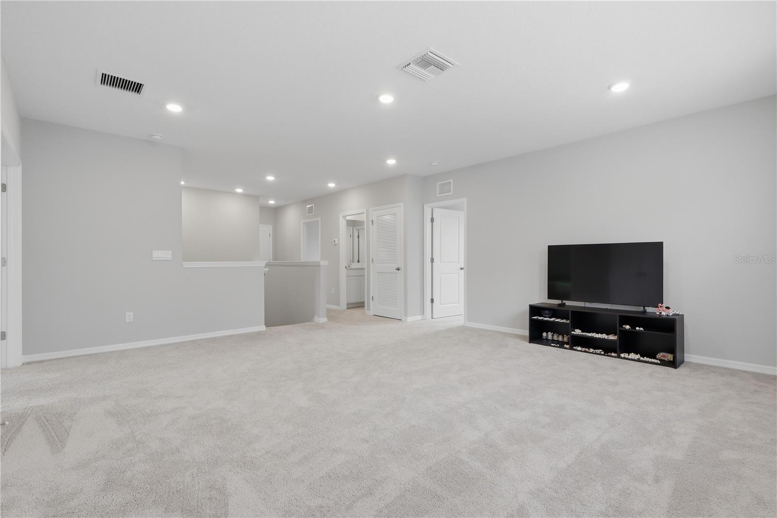 Image 17 of 47 For 6764 Broad River Avenue